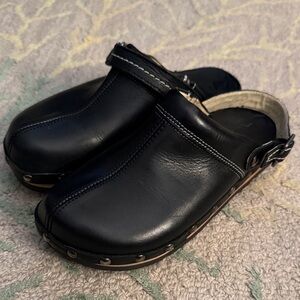 Earth Kalso Shanti Black Leather Clogs 7 NWOT